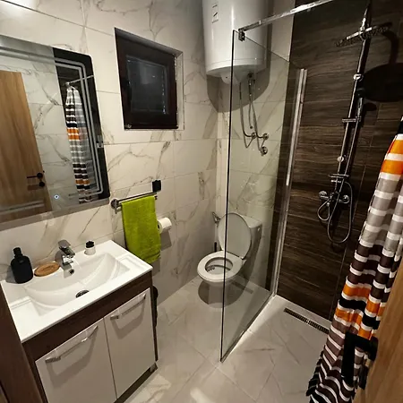 Taca House - Airport Surčin