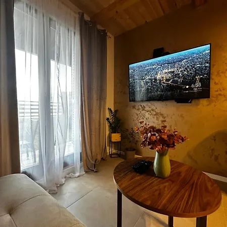 Taca House - Airport Daire