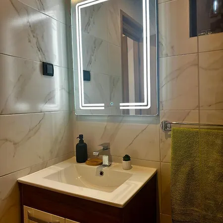 Taca House - Airport Surčin