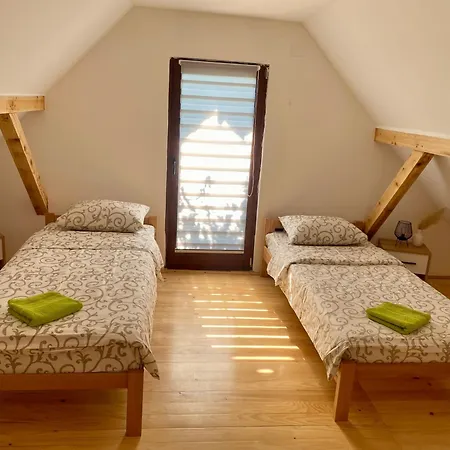 Taca House - Airport